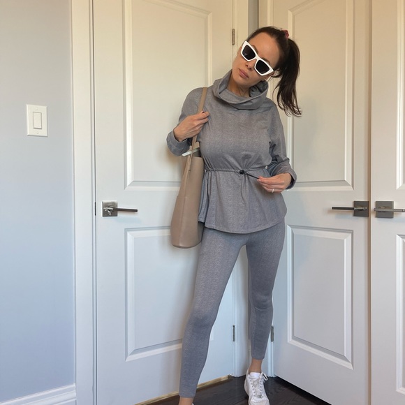 Two piece leggings and turtle neck - Picture 7 of 13